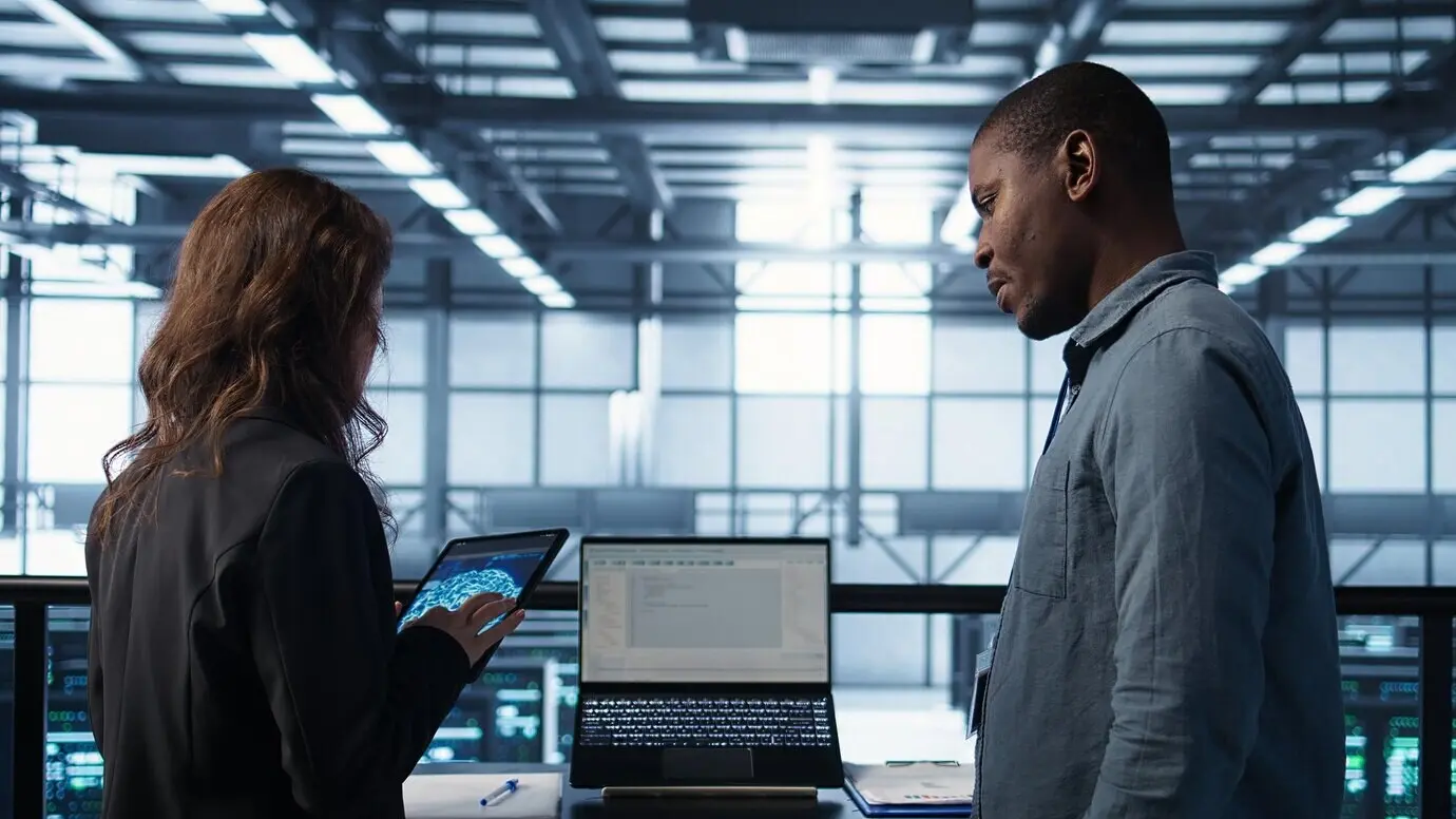 Устройства, которыми пользуются ИТ-эксперты по искусственному интеллекту в серверной ферме